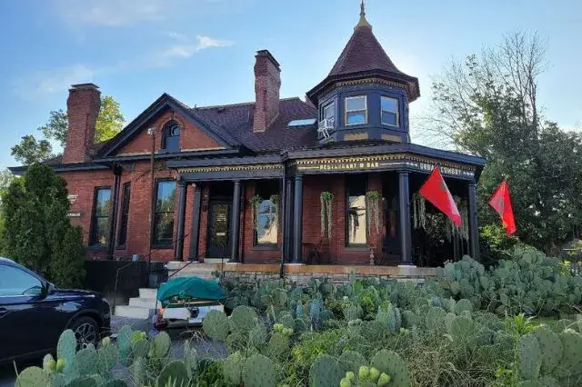 Urban Cowboy is a unique and eclectic destination that brings a fresh take to Luxury Hotels in Tennessee.